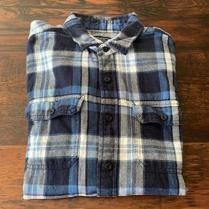 American Eagle Long Sleeve Plaid Flannel Button Down Blue and White Size Large